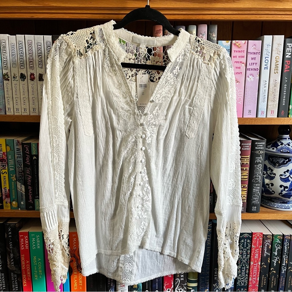 Elegant White Lace Women's Top